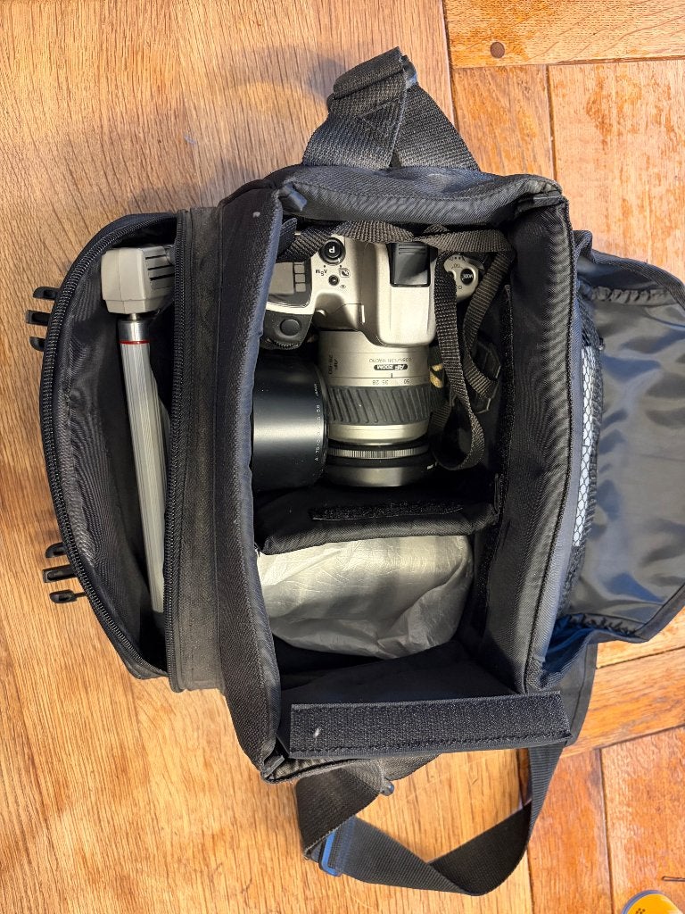Statief met 3 poten, verstelbaar, inclusief tas, Audio, Tv en Foto, Fotocamera's Analoog, Ophalen of Verzenden, Zo goed als nieuw