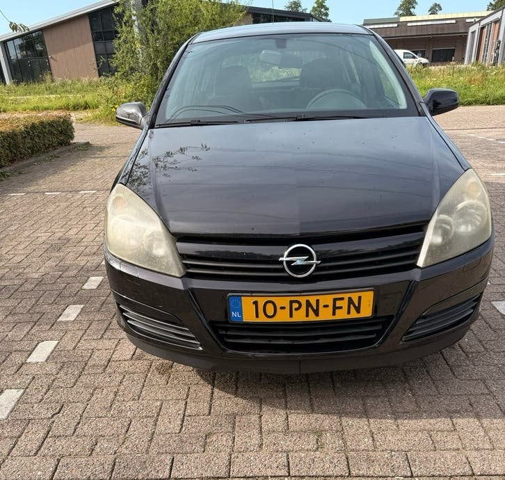Opel Astra 1.6 16V 5D 77KW 2004 Zwart, Auto's, Opel, Particulier, Astra, Airbags, Centrale vergrendeling, Trekhaak, Benzine, C