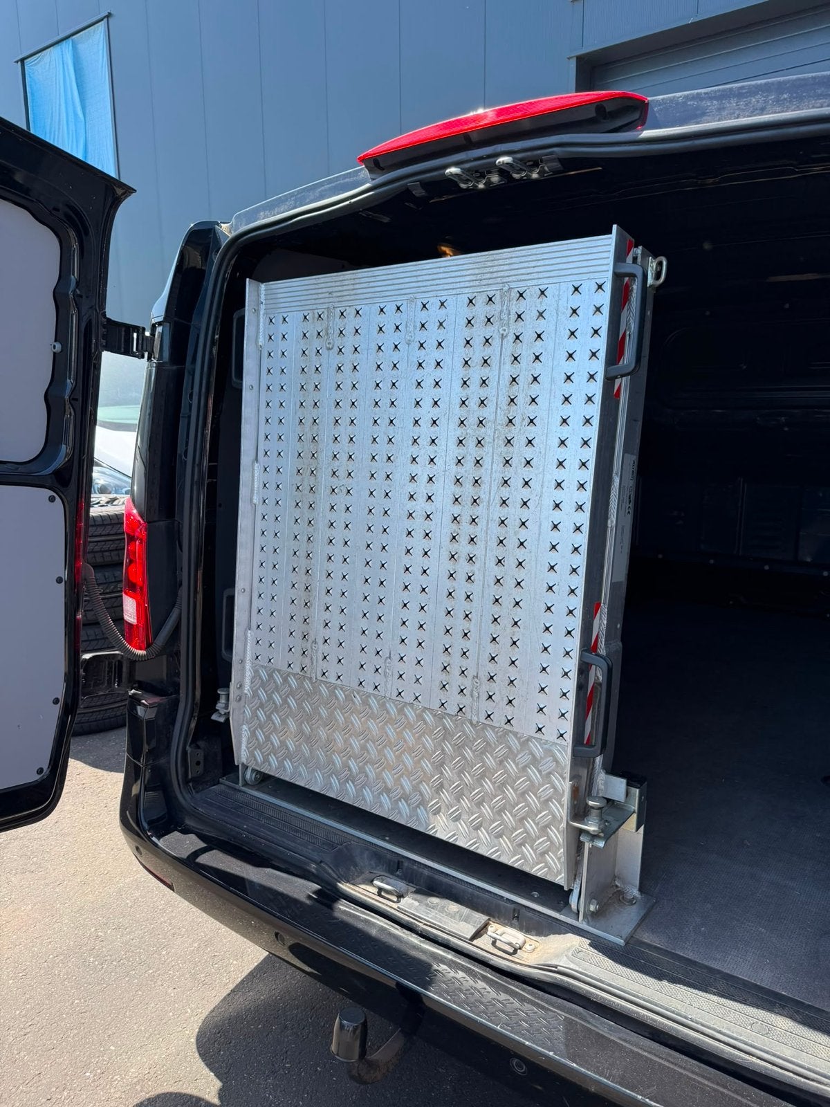 Handmatige laadklep Mercedes Vito - Universeel bruikbaar, Ophalen, Gebruikt