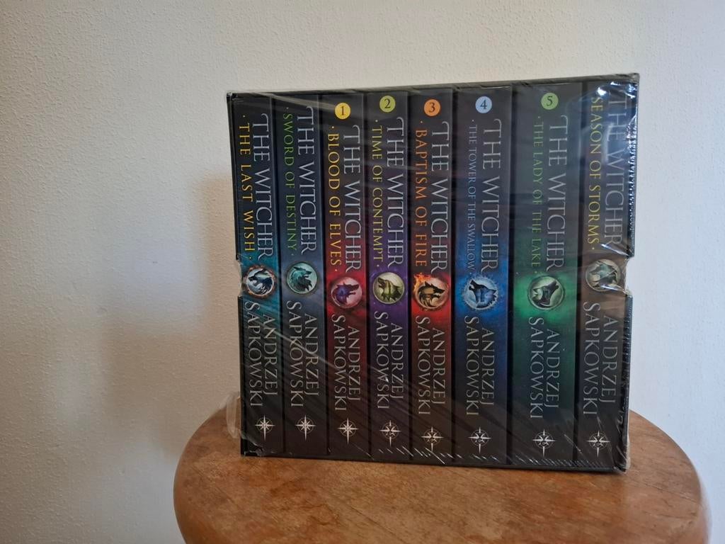 2x The Complete Witcher Series Andrzej Sapkowski, Boeken, Fantasy, Nieuw, Ophalen