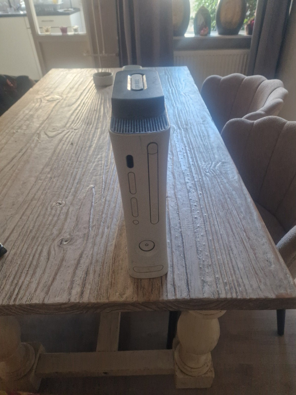 Xbox 360 E Console - Wit, Spelcomputers en Games, 4 GB, 360 E, Ophalen of Verzenden, Zo goed als nieuw