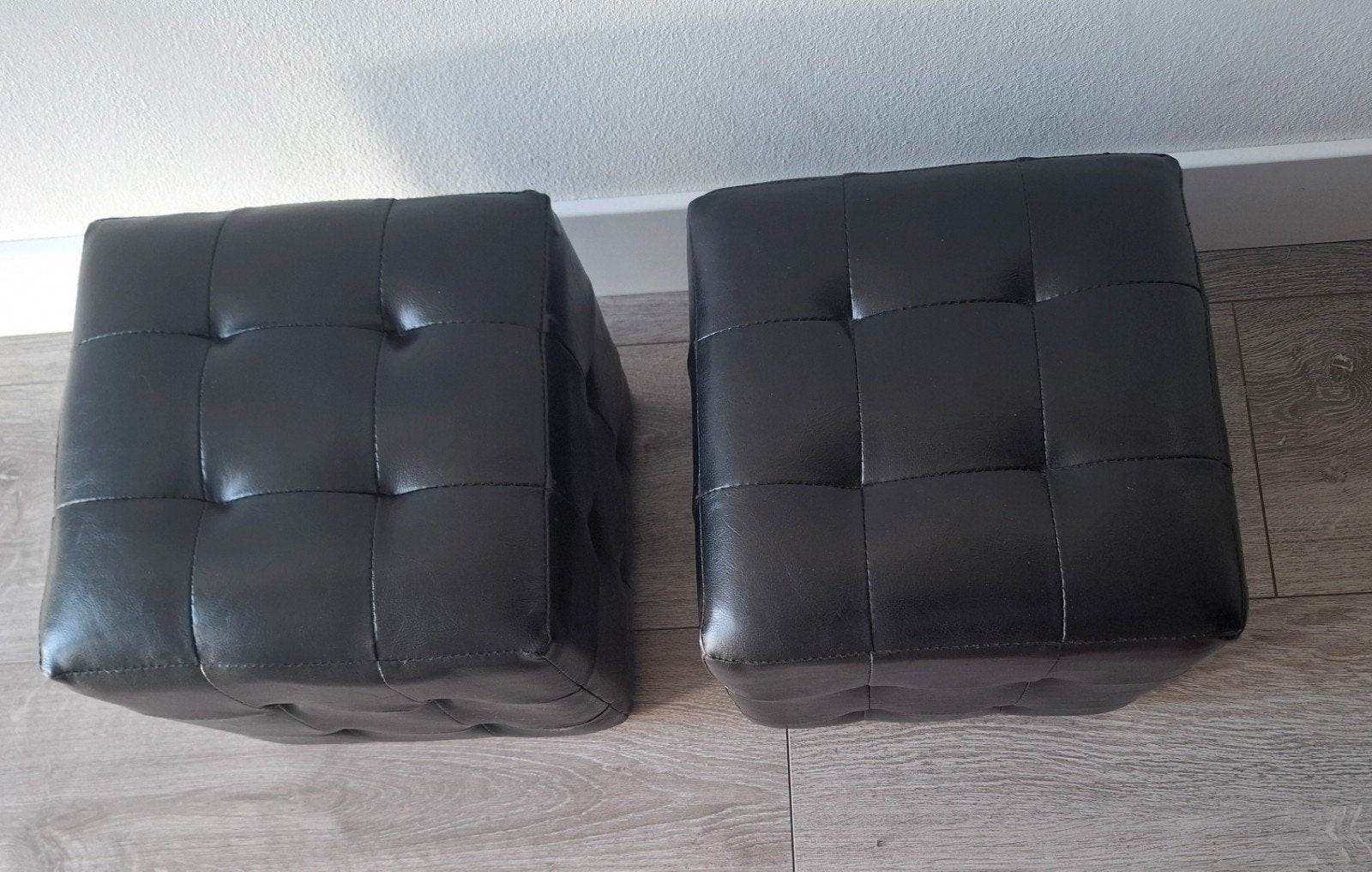 poefjes zwart 2x, Ophalen, Zo goed als nieuw