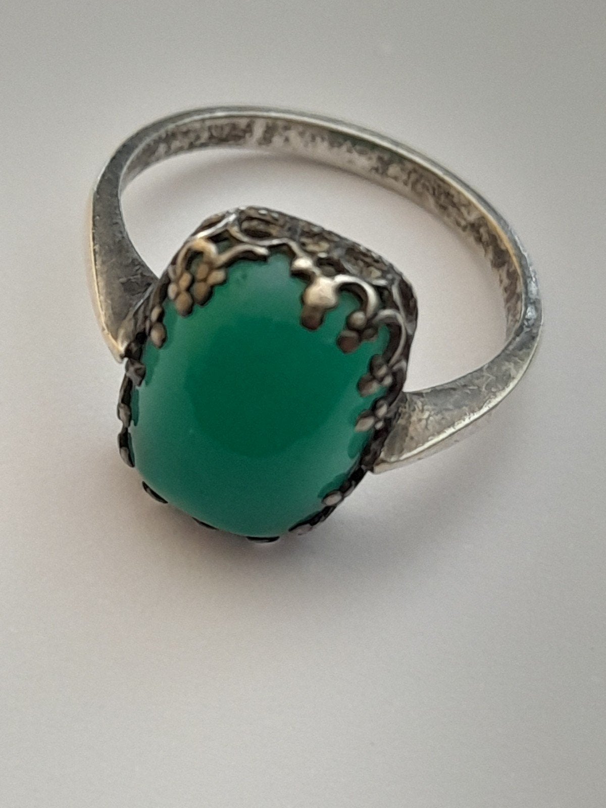 Antieke Zilveren Ring met Prachtige Groene Steen, Sieraden, Tassen en Uiterlijk, Ringen, Gebruikt, Ophalen of Verzenden, 17 tot 18