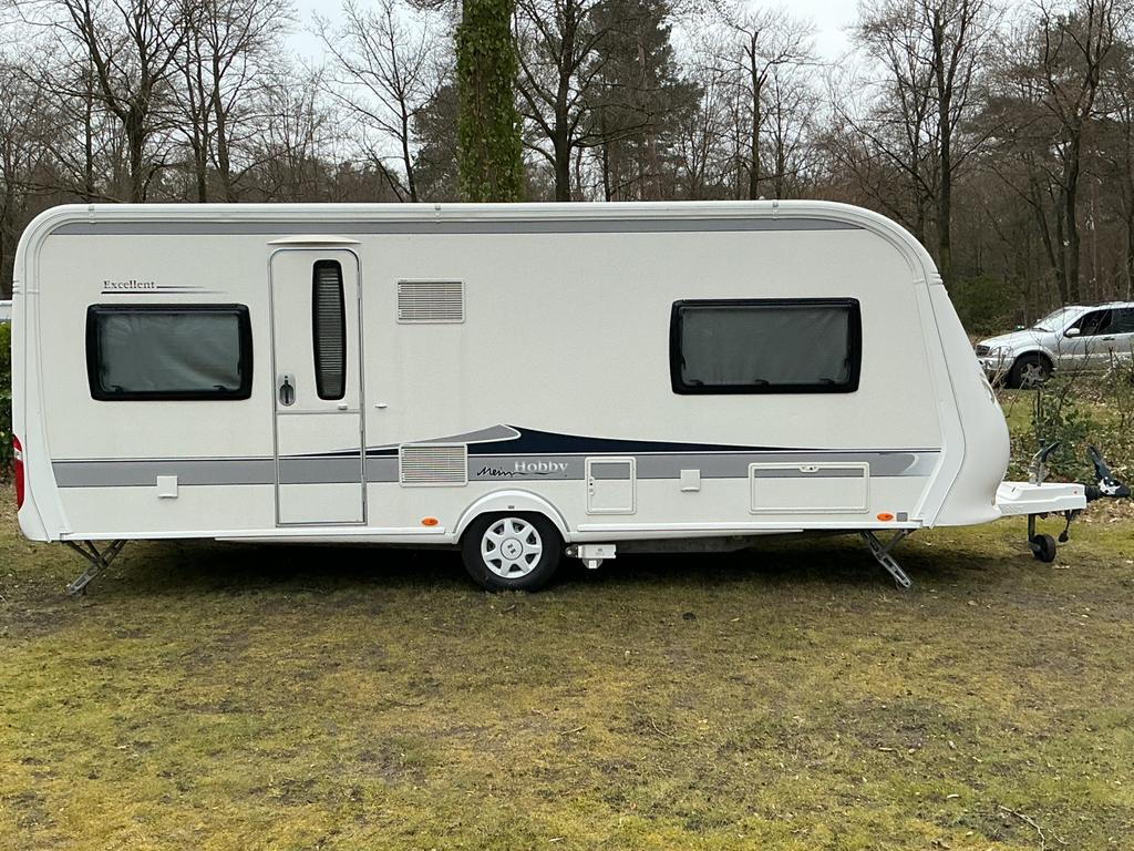Hobby excellent 560 UL  enkele bedden + Voortent, Caravans en Kamperen, Caravans, 2 aparte bedden, Rondzit, Hobby, Particulier
