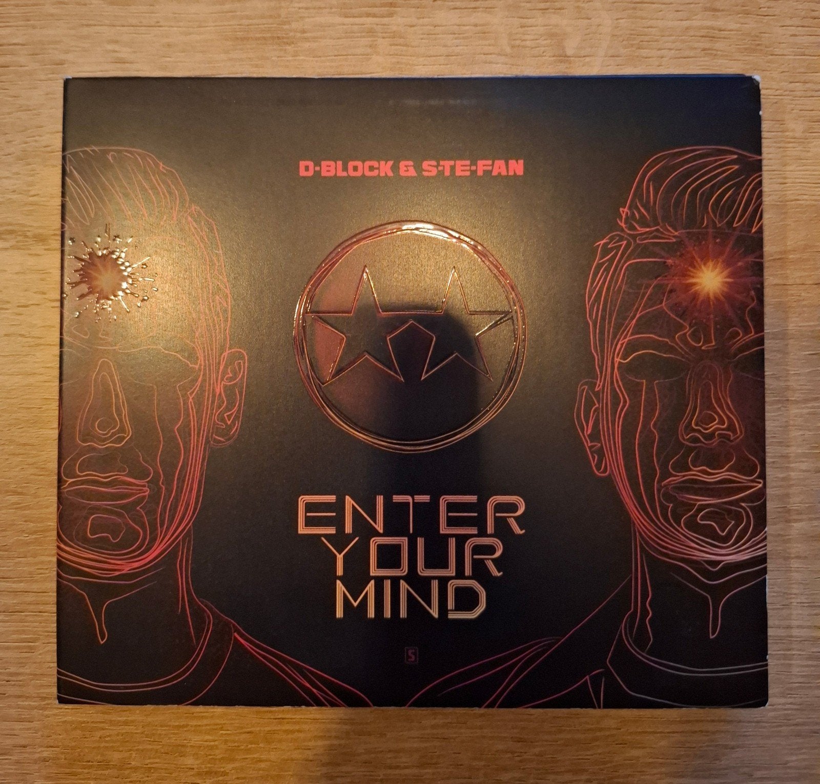 D-Block & S-te-Fan - Enter Your Mind 2CD (Gesigneerd), Boxset, Overige genres, Ophalen of Verzenden, Bonusmateriaal