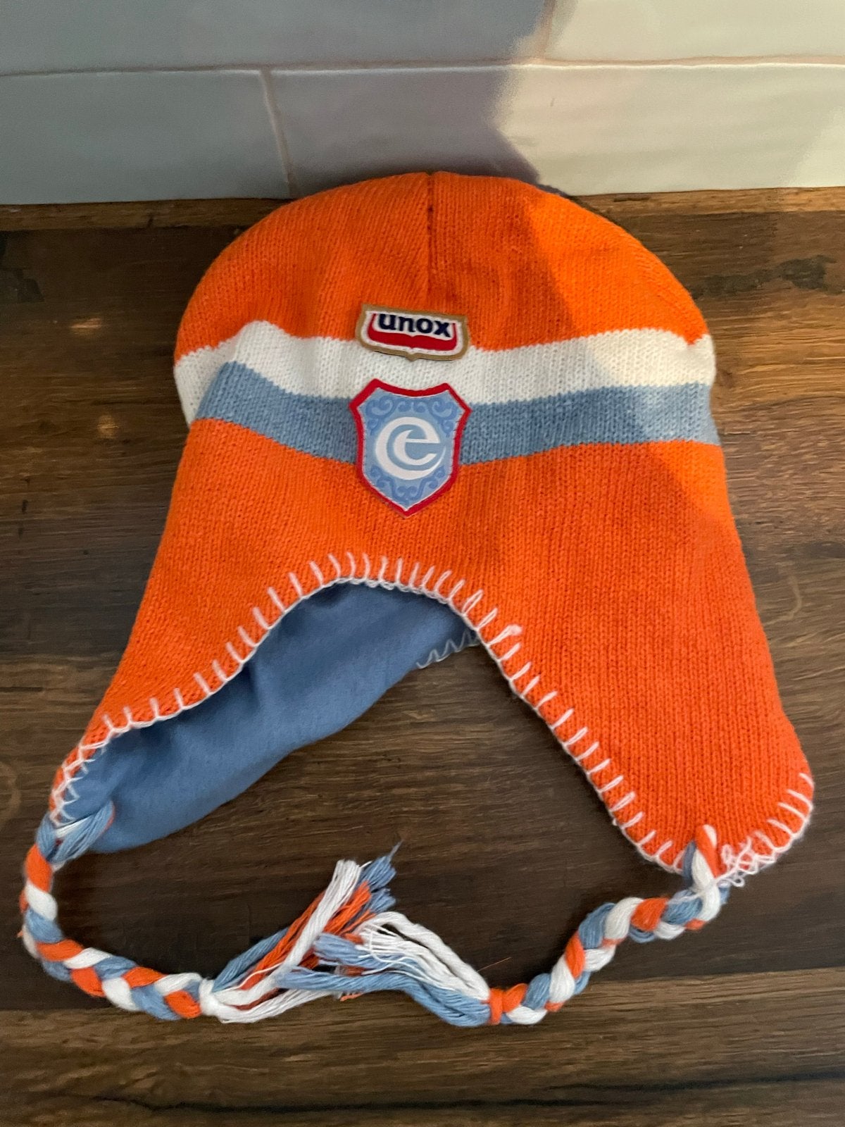 Unox Efteling Wintermuts - Oranje met blauw en wit, Ophalen of Verzenden, Zo goed als nieuw, Maat 38/40 (M), Muts