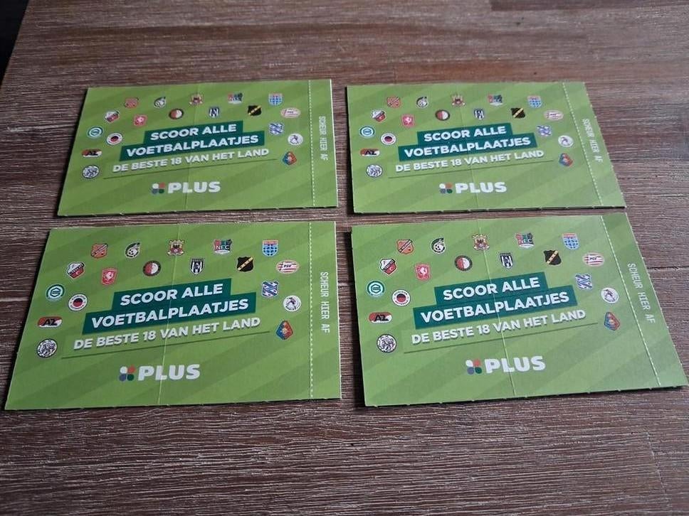 4 ongeopende pakjes voetbalplaatjes plus, Verzamelen, Supermarktacties, Plus, Ophalen