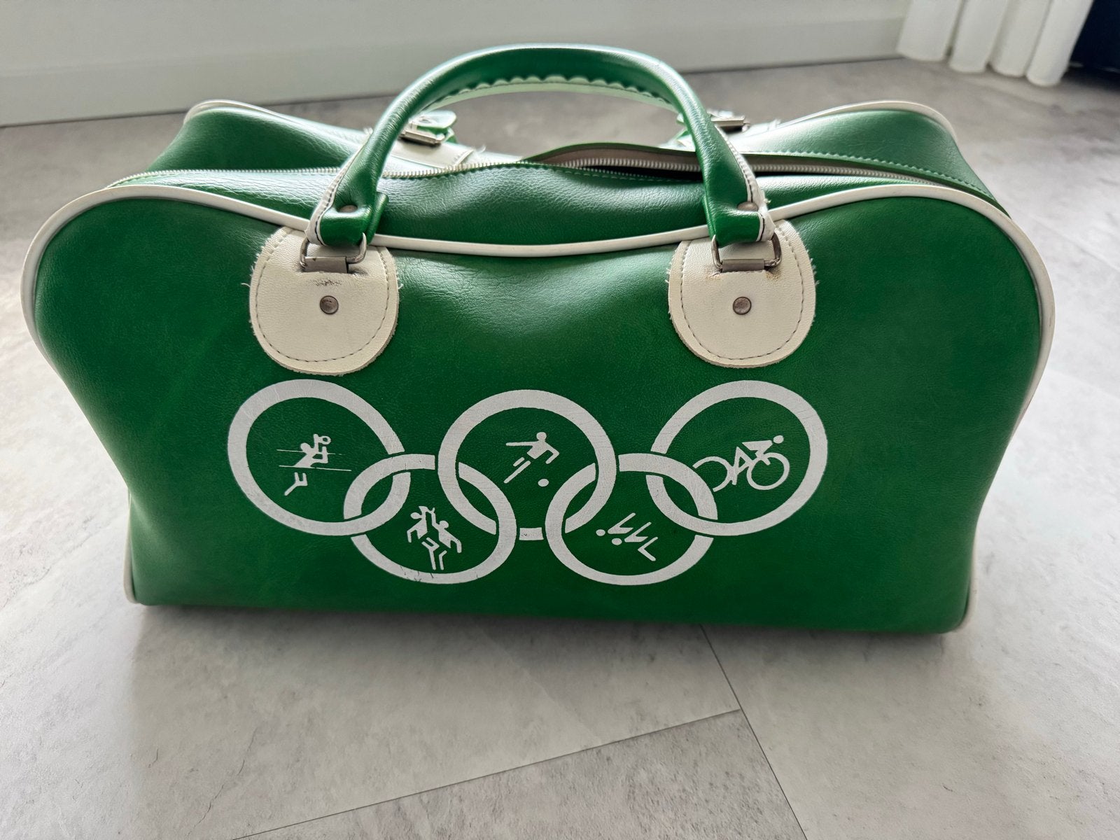 Vintage Groene Sporttas / Reistas met Olympische Ringen, Ophalen of Verzenden, Gebruikt, Groen, Overige typen