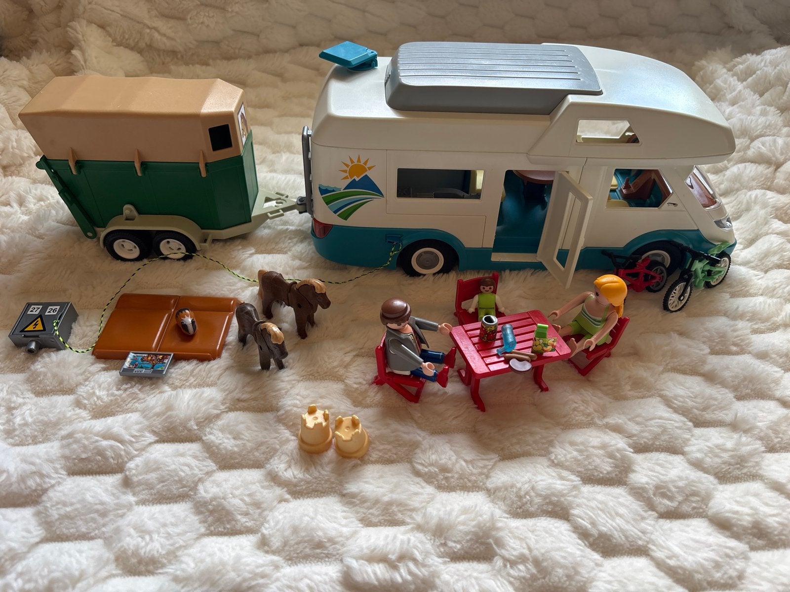 Playmobil Camper met paardentrailer en accessoires, Ophalen of Verzenden, Gebruikt, Bouwen