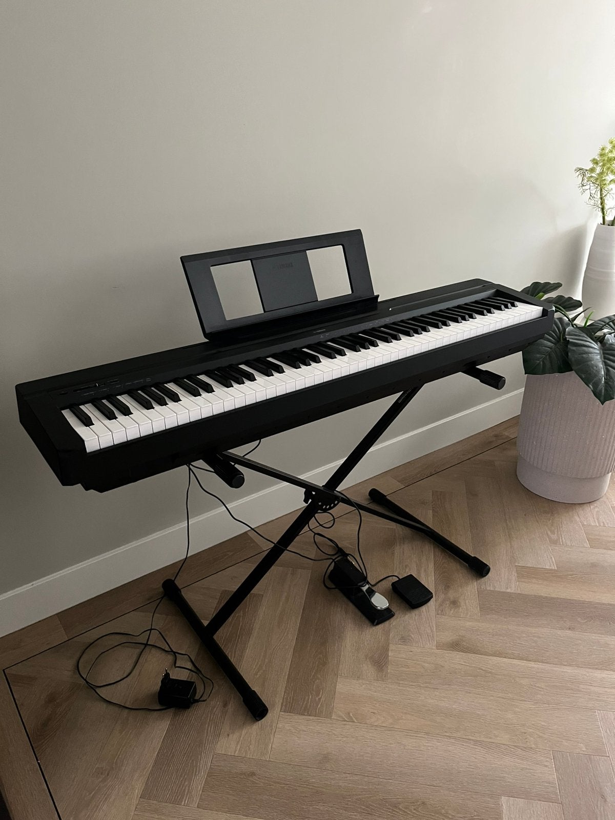 Yamaha P-45 Digitaal Piano met standaard en pedalen, Muziek en Instrumenten, Ophalen, 88 toetsen, Yamaha, Zo goed als nieuw