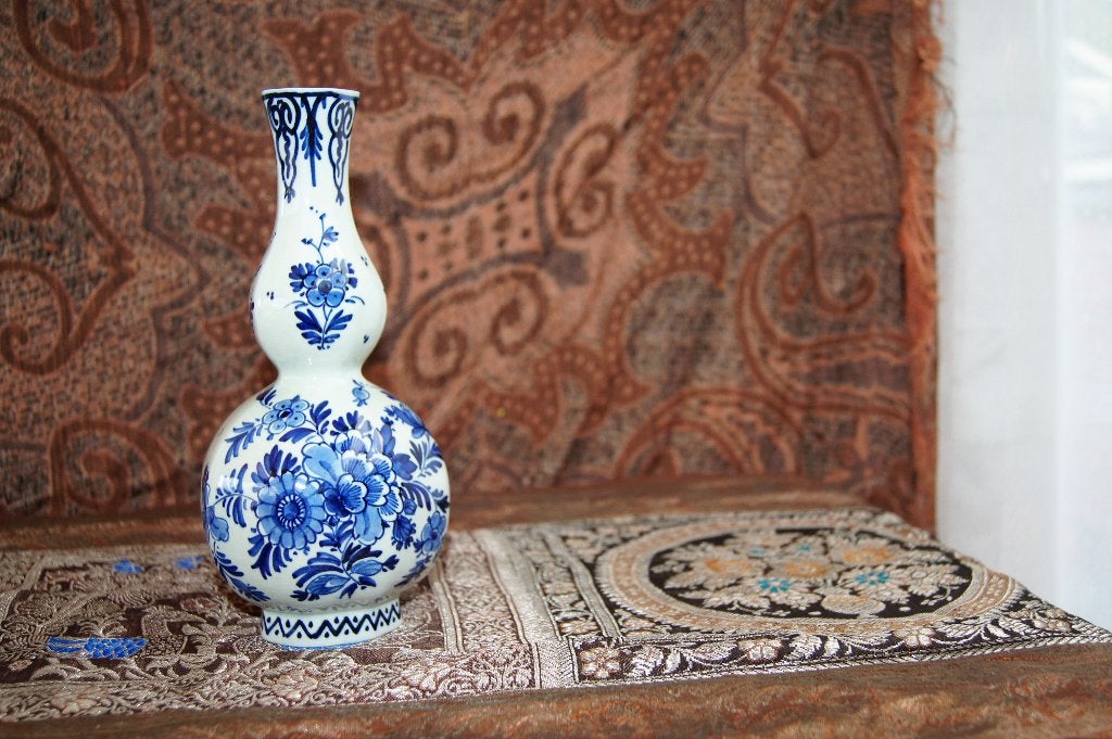 Delfts Blauwe Vaas met Bloemenmotief ( Porceleine fles 1916, Antiek en Kunst, Overige typen, Blauw, Ophalen of Verzenden, 20 - 50 cm