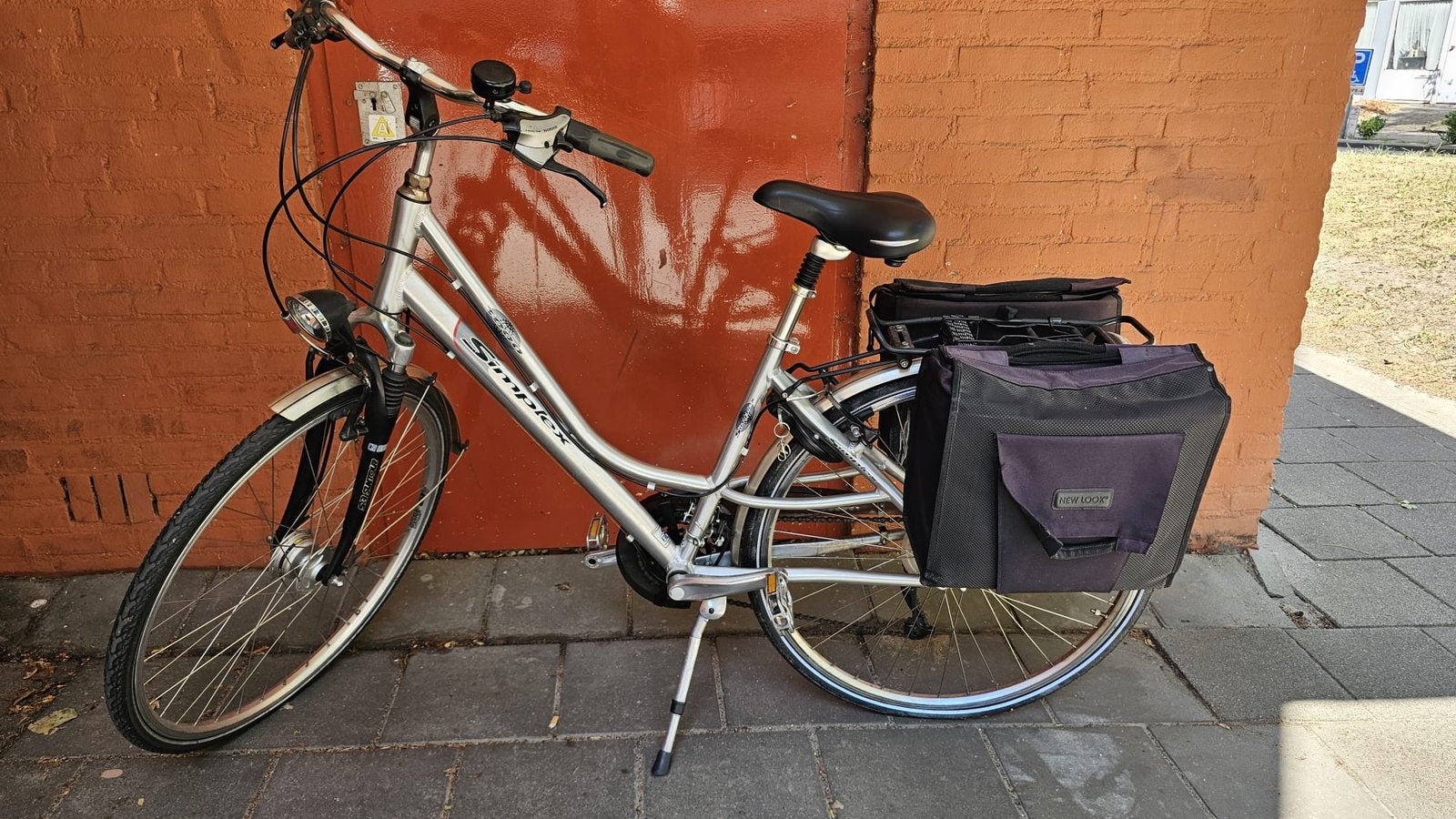 Fijne Simplex damesfiets met fietstassen, Gebruikt, Versnellingen, Trommelrem, Ophalen