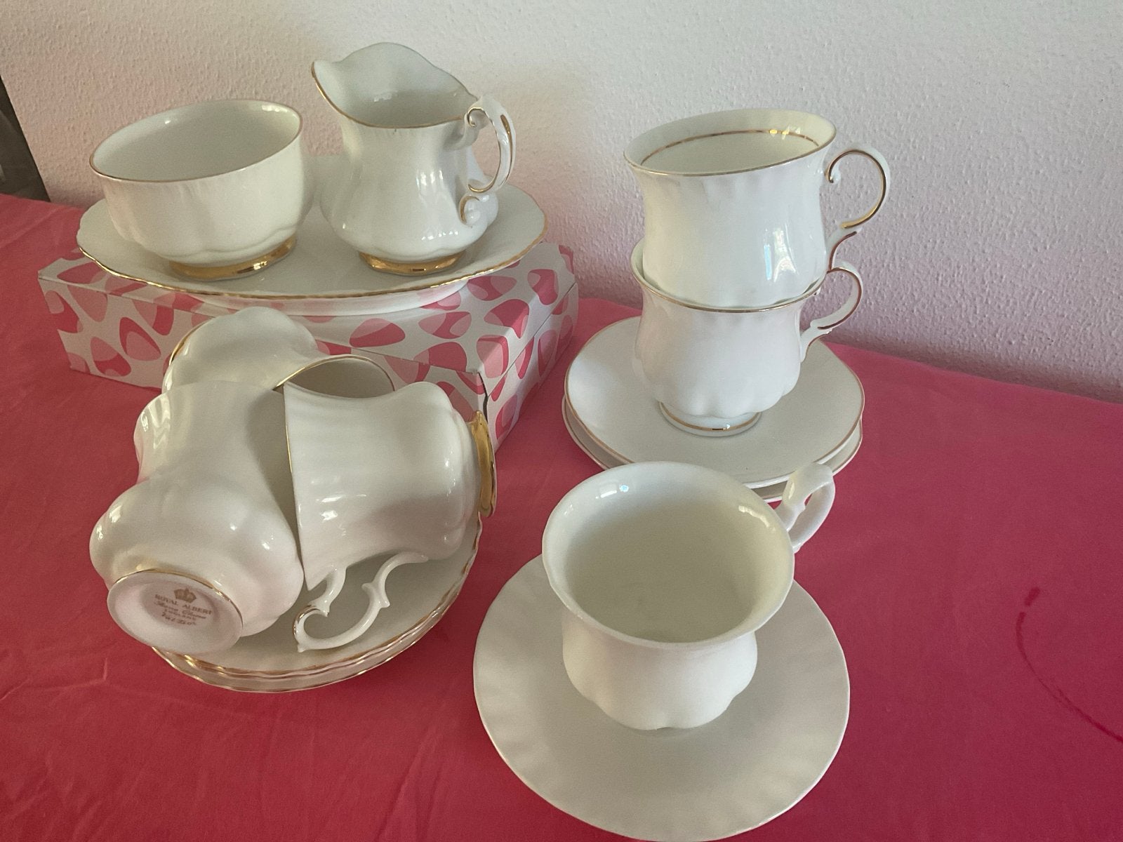 Witte  theekopjes en schotels - o.a Royal Albert, Paragon, Ophalen of Verzenden