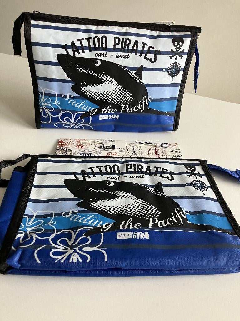 NIEUWE Jongens toilettas 24x17cm shark van 8,99 voor 3,99, Sieraden, Tassen en Uiterlijk, Toilettassen, Ophalen, Nieuw, Jongen of Meisje