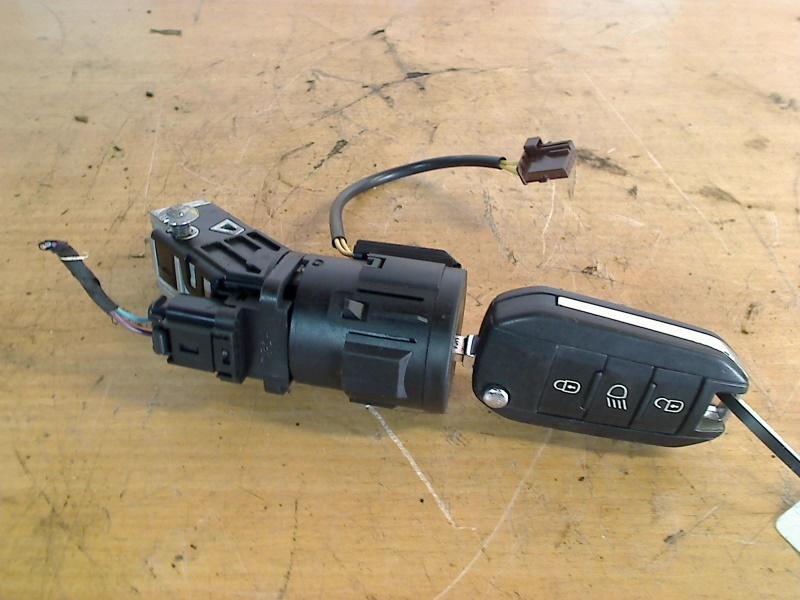 Contactslot + Sleutel Peugeot 2008 (CU) (2013-03/2018-12), Kontakt-peugeot@peugeot.com, Gebruikt, Peugeot Deutschland GmbH, Bahnhofsplatz, Rüsselsheim 65423, , Duitsland