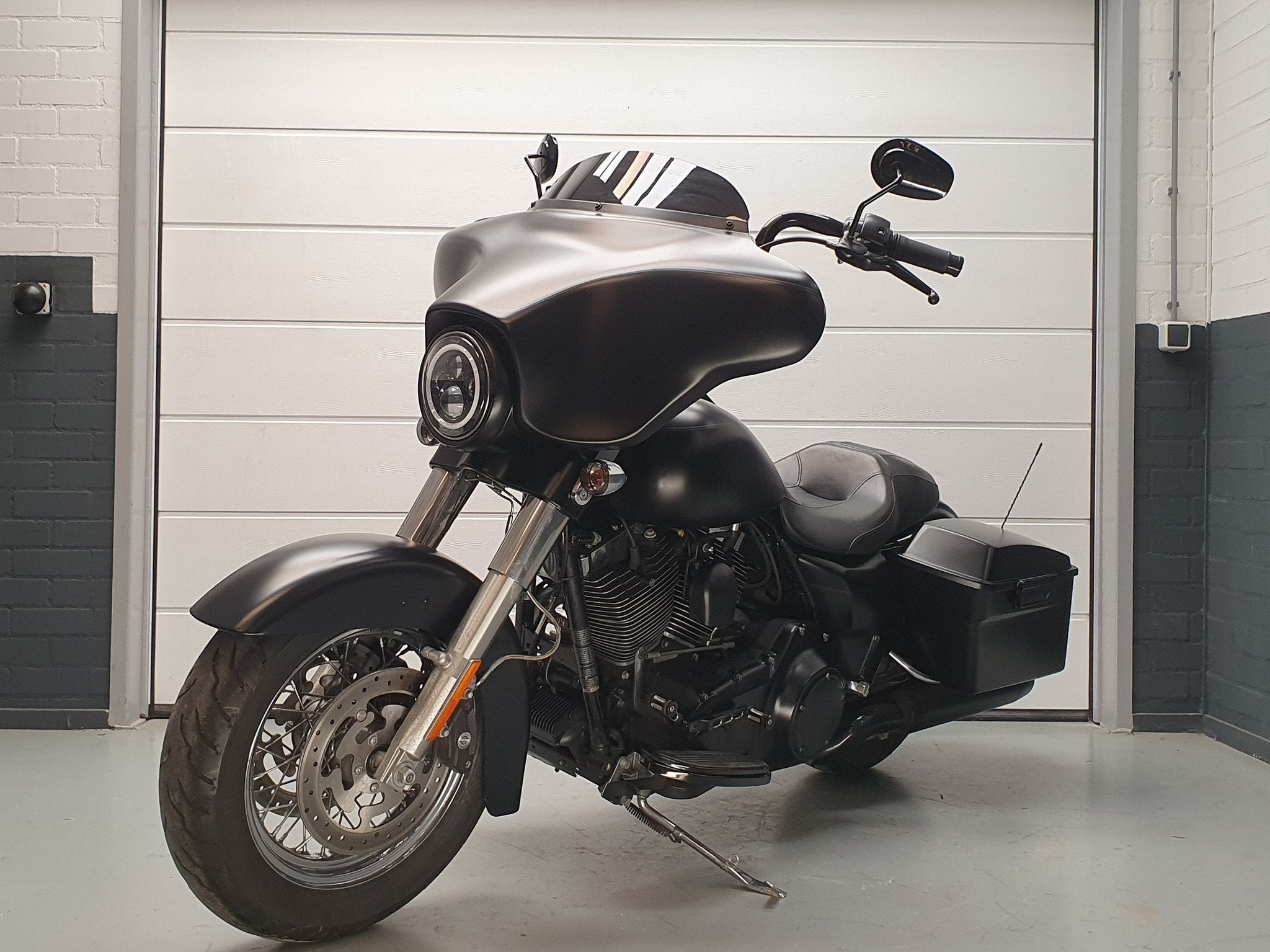Harley-Davidson FLHXI STREET GLIDE (bj 2009), Motoren, Laan van Vredenoord 33
2289 DA  RIJSWIJK, NL, Info@harley-davidson.com