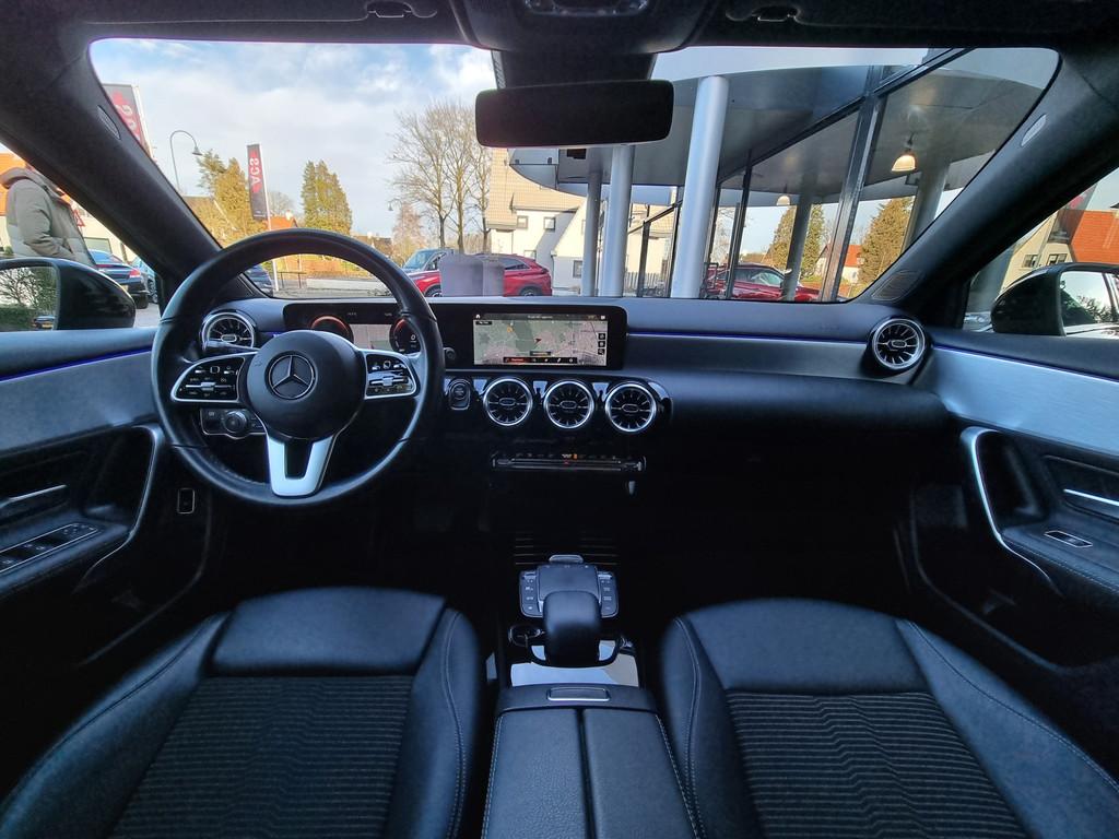 Mercedes-Benz A-Klasse 250 e | AMG | 2022 | Ambient light |, Gebruikt, Zwart, 4 cilinders, Parkeersensor