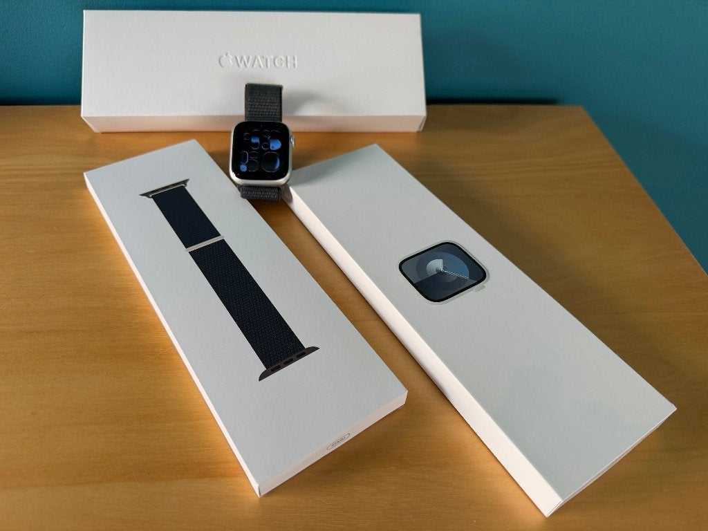 Apple Watch Series 9 (GPS + Cellular) – 45mm zilver alu, Sieraden, Tassen en Uiterlijk, IOS, Ophalen of Verzenden, Zo goed als nieuw