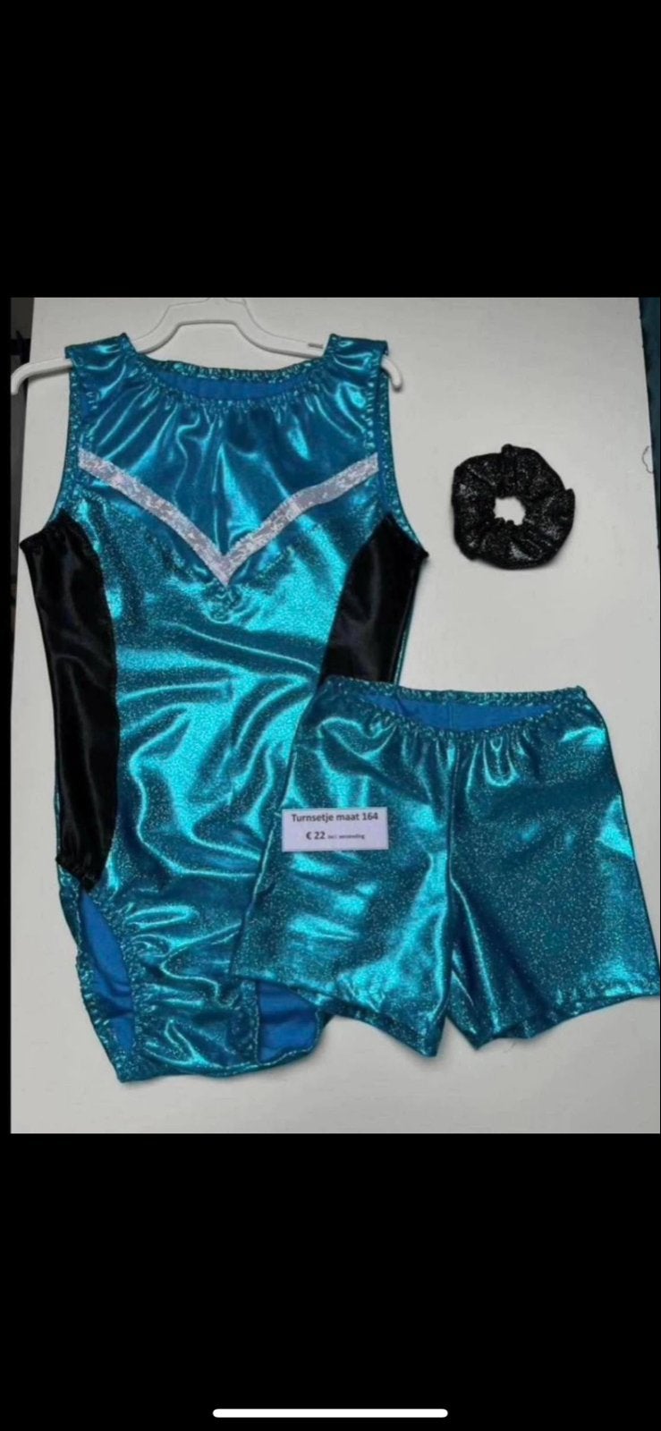 Turnpakje en broekje maat 164 - Turquoise/Zwart, Sport en Fitness, Turnen, Meerkleurig, Nieuw, Ophalen of Verzenden, Turnpak(je)