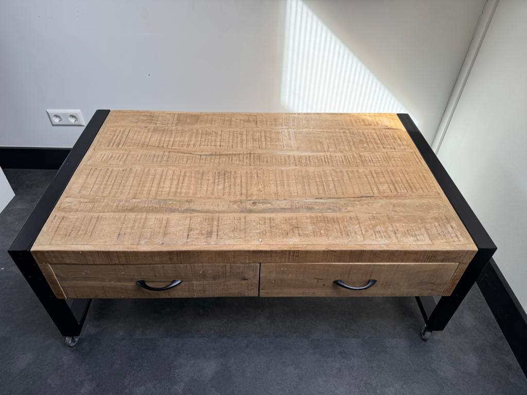 Salontafel met 4 lades - Hout en Metaal, Huis en Inrichting, Tafels | Salontafels, Ophalen, 100 tot 150 cm, 50 tot 100 cm, Zo goed als nieuw
