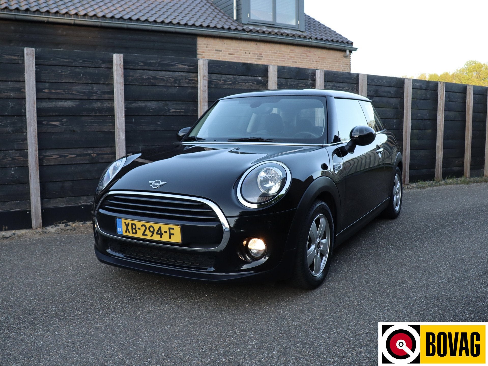 MINI Mini 1.5 Cooper NL-auto dealer o.h. (bj 2018), Voorwielaandrijving, 136 pk, Gebruikt, 4 stoelen