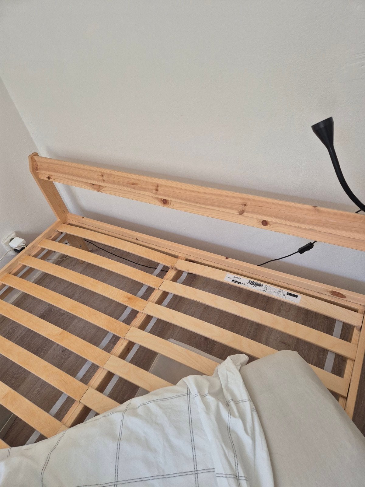 IKEA Neiden bedframe (140cm) met Luroy lattenbodems, Ophalen, Tweepersoons, 140 cm, Zo goed als nieuw