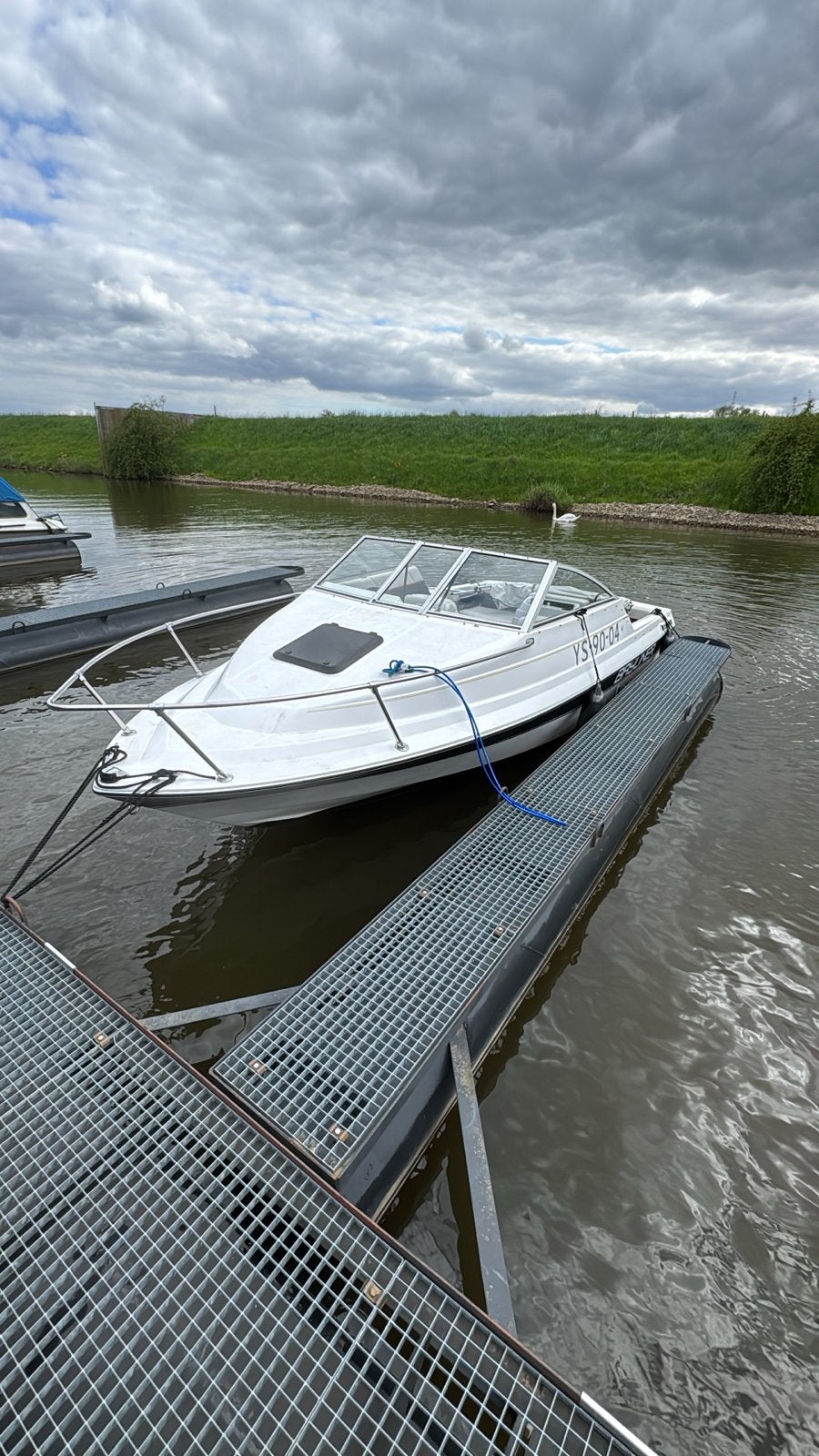 Bayliner 1952 Motorboot met trailer en afdekzeil, Ophalen, Gebruikt, Benzine, Binnenboordmotor