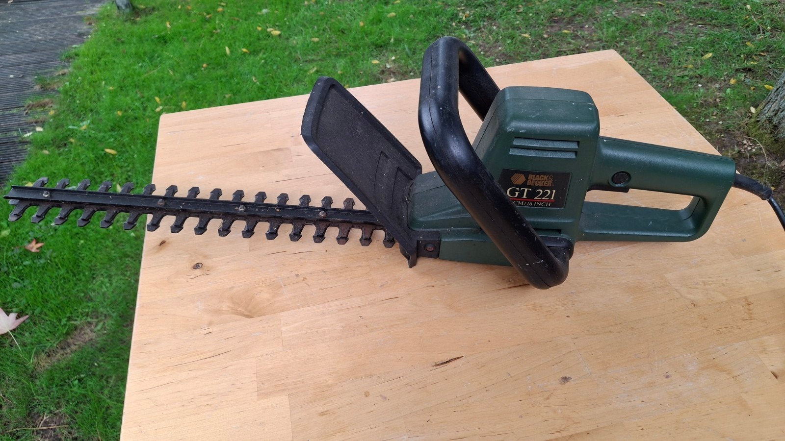 Black & Decker GT 221 heggenschaar - 40 cm, Ophalen, Gebruikt, Elektrisch, Black & Decker
