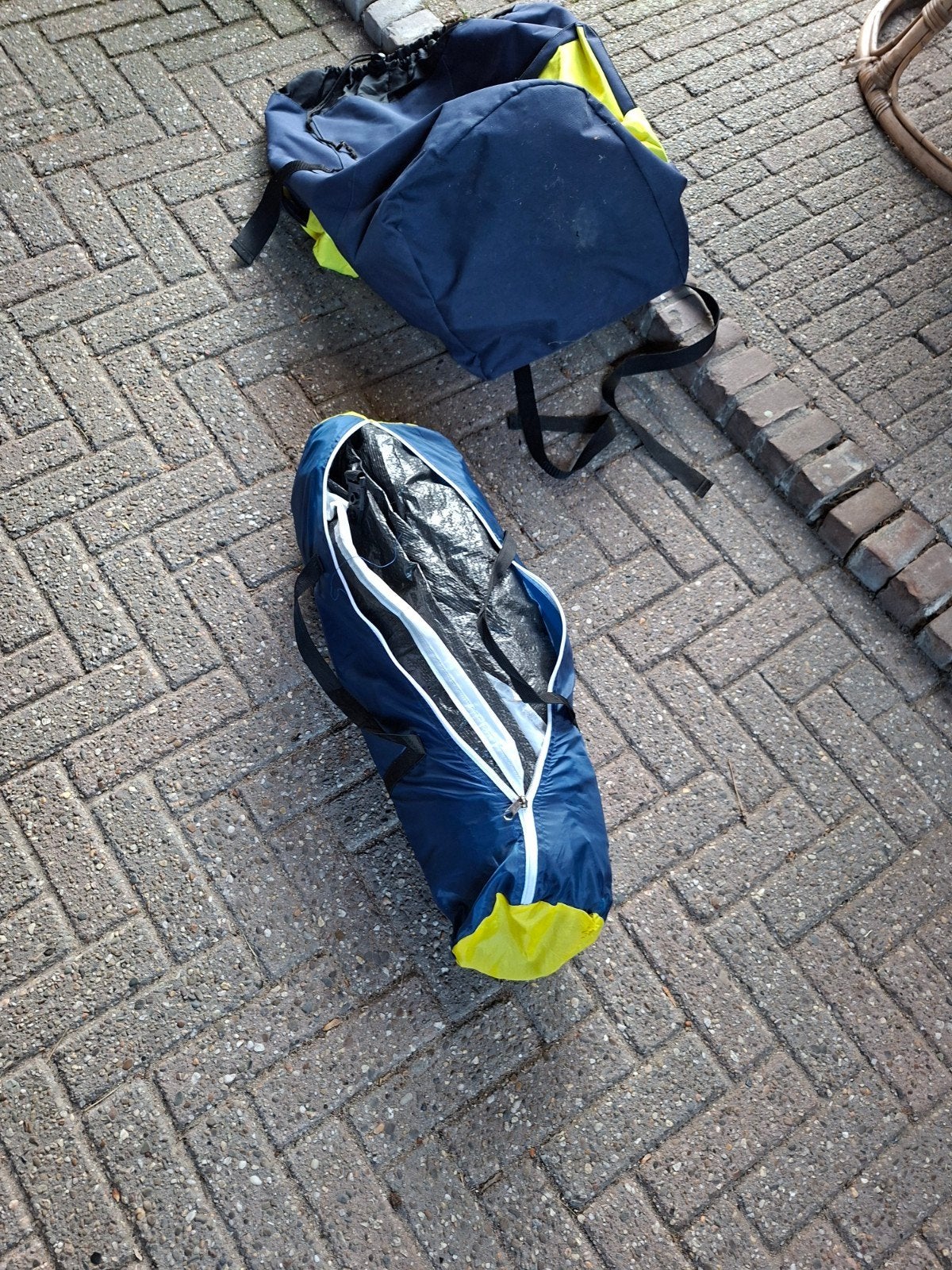 Compact pup tentje - Ideaal voor festivals of korte trips, Ophalen of Verzenden, Gebruikt, Tot en met 2