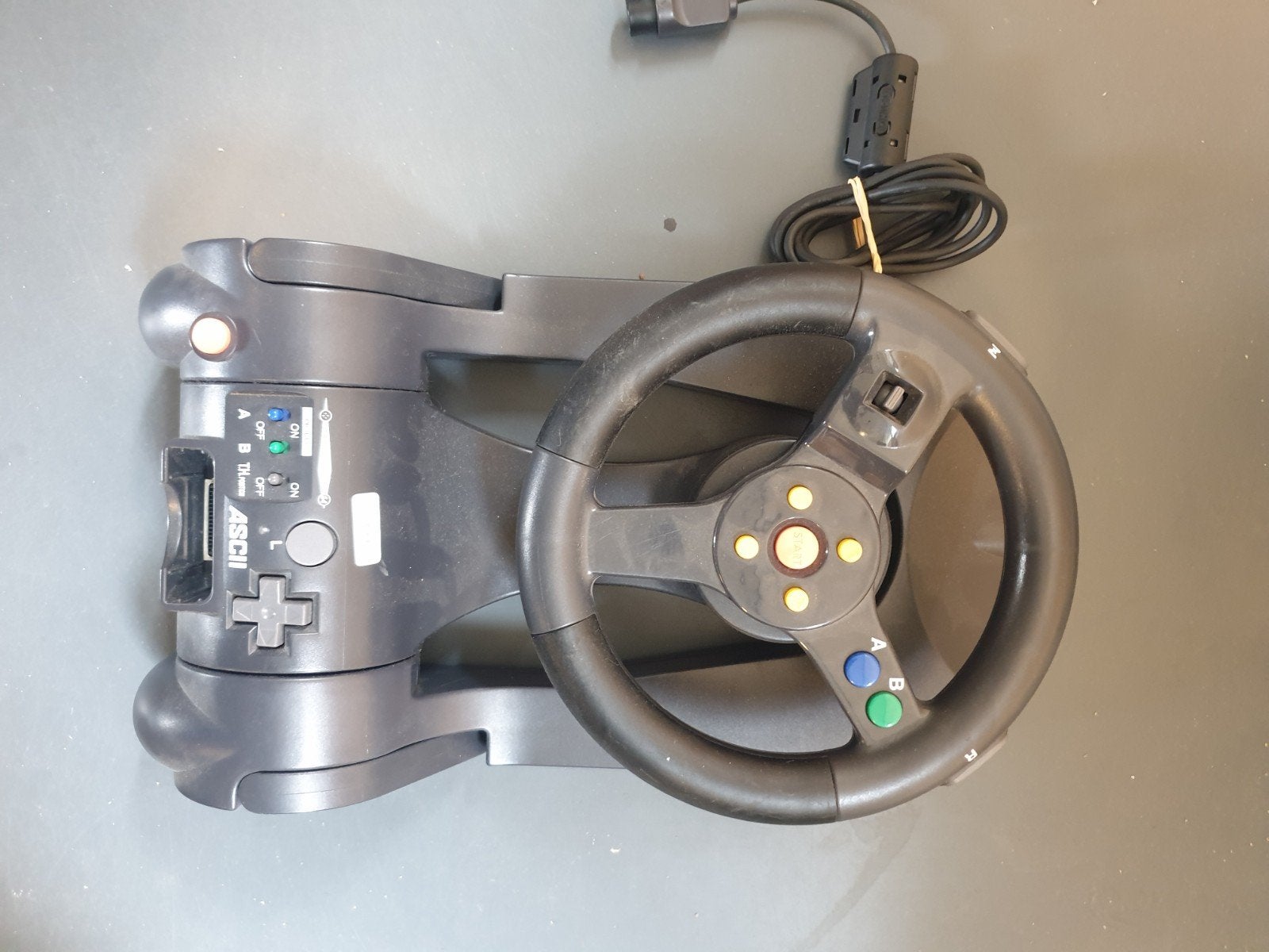ASCII Wheel 64 racestuur voor Nintendo 64, Ophalen of Verzenden, Gebruikt, Met 1 controller