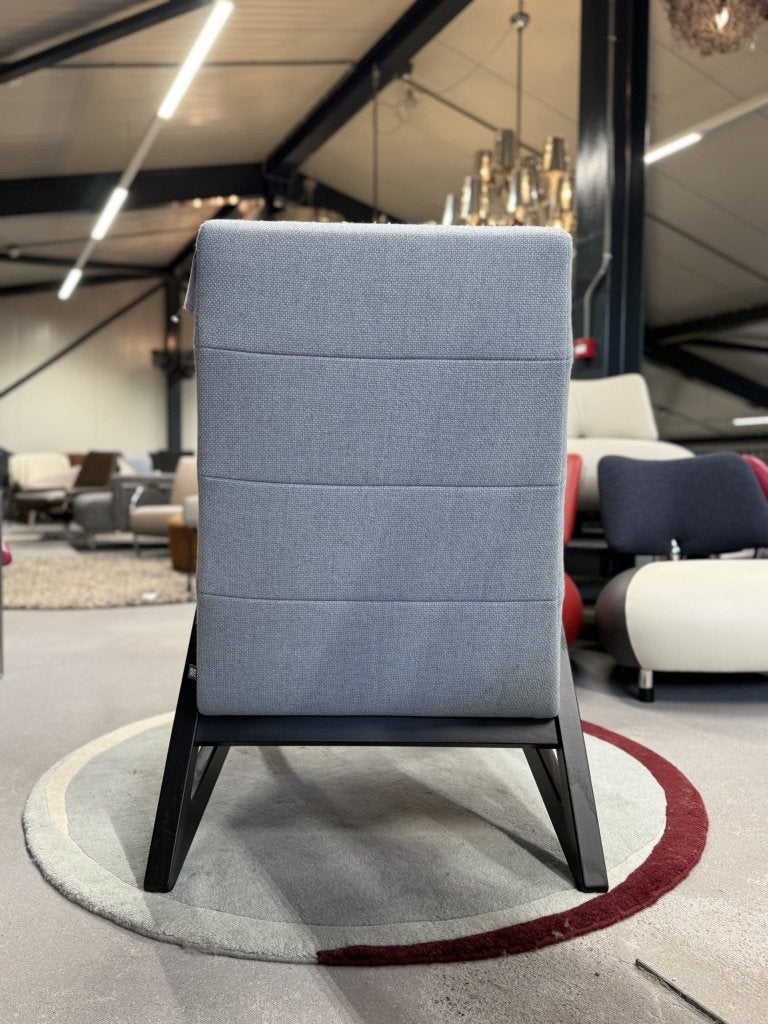 Showmodel Rolf Benz 580 Fauteuil blauw stof design stoel, Nieuw, 75 tot 100 cm, Ophalen of Verzenden, Stof