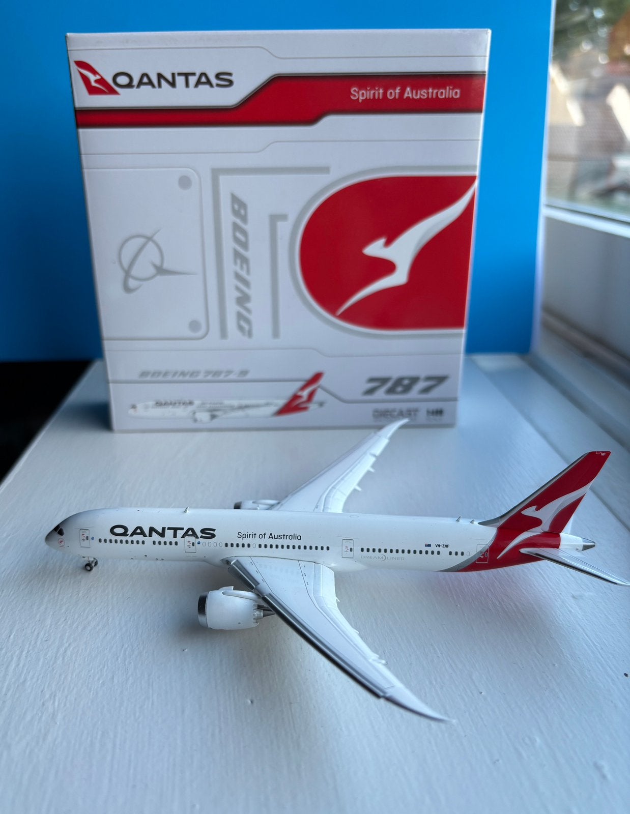 Qantas Boeing 787 1:400, Verzenden, Zo goed als nieuw, Schaalmodel