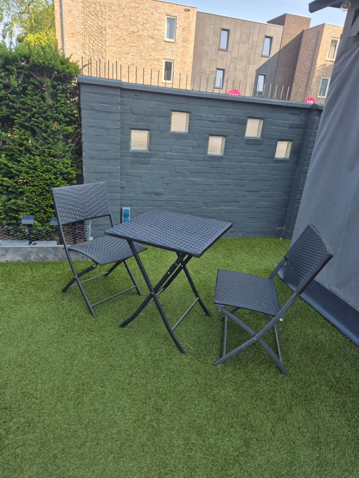 Compacte bistro tuinset - 2 stoelen en tafel, Tuin en Terras, Tuinsets en Loungesets, 2 zitplaatsen, Kunststof, Gebruikt, Ophalen of Verzenden