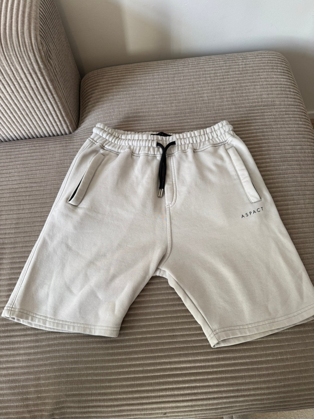 Mooie aspect korte broek maat M, Ophalen of Verzenden, Gedragen