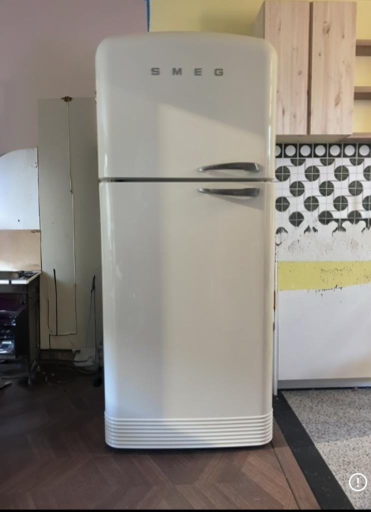 SMEG FAB50 Koelkast met Vriezer linksdraaiend creme, Witgoed en Apparatuur, Koelkasten en IJskasten, Ophalen, Gebruikt, 200 liter of meer