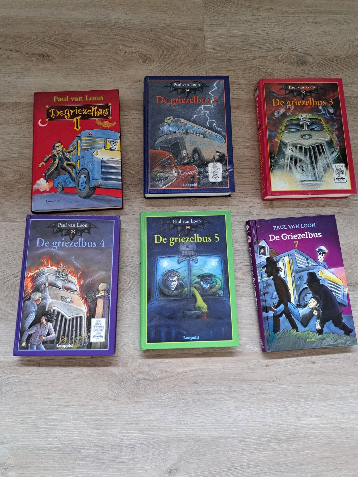 Griezelbus boeken, Ophalen of Verzenden, Gelezen, Paul van Loon, Fictie