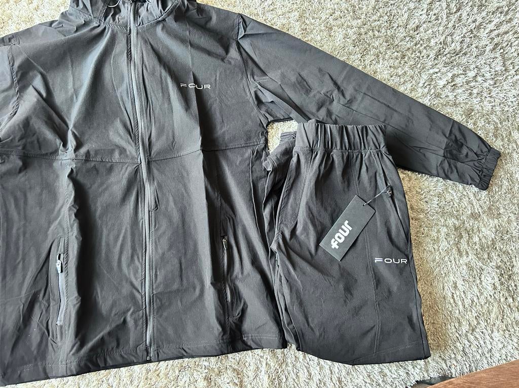 Nieuw Four Amsterdam Pak met Kaartjes - Maten M en S, Kleding | Heren, Ophalen of Verzenden, Nieuw, Maat 48/50 (M)