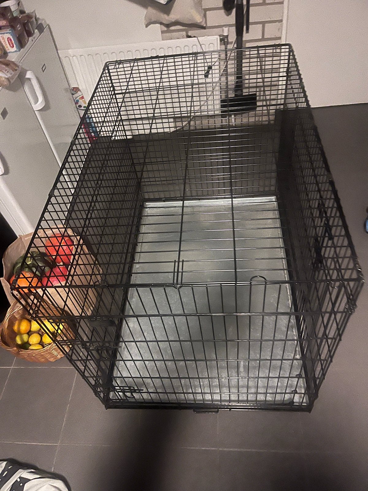 Grote zwarte honden bench, Ophalen, Zo goed als nieuw