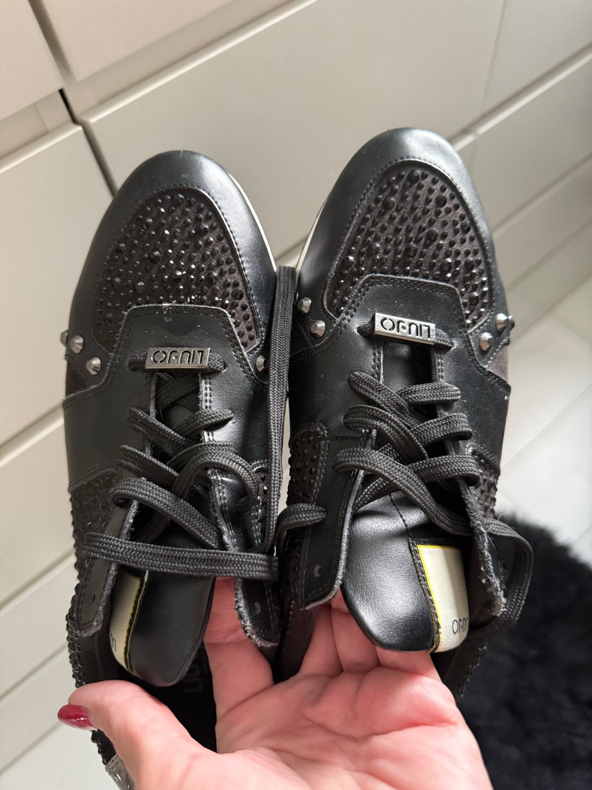 Liu Jo sneakers met studs , maat 41, Ophalen of Verzenden, Zo goed als nieuw, Zwart, Sneakers of Gympen