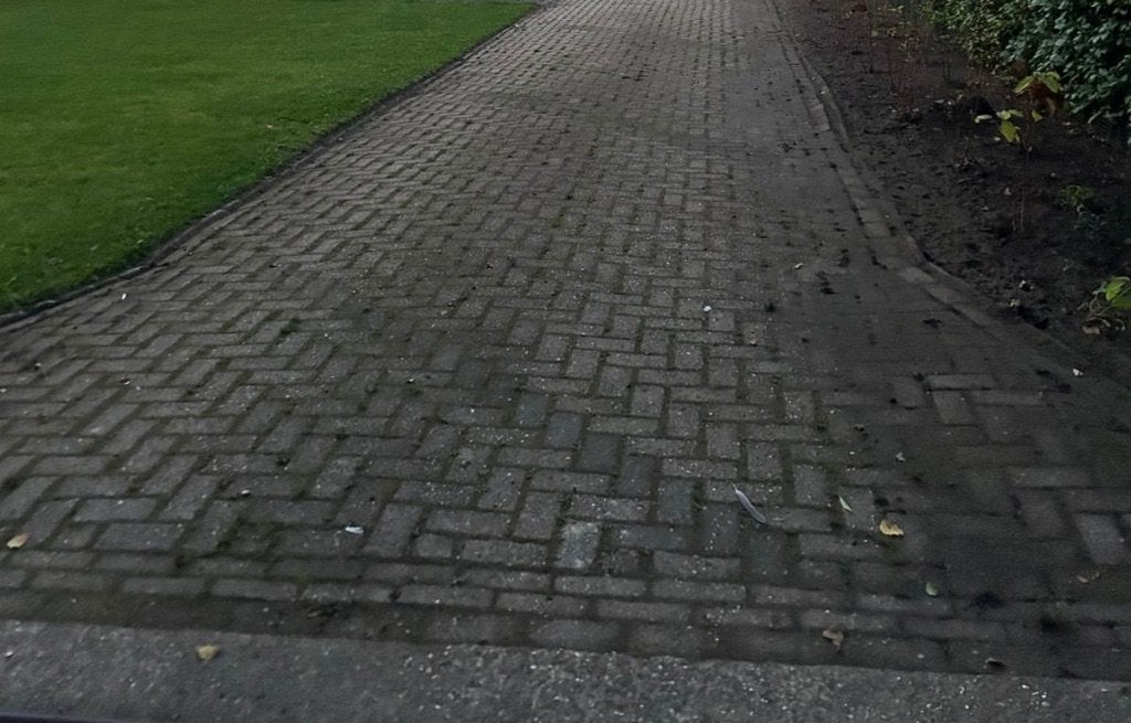 Gratis: ca. 100 m² betonklinkers 20x10– zelf uitbreken, Ophalen, Gebruikt, Klinkers, 10 m² of meer