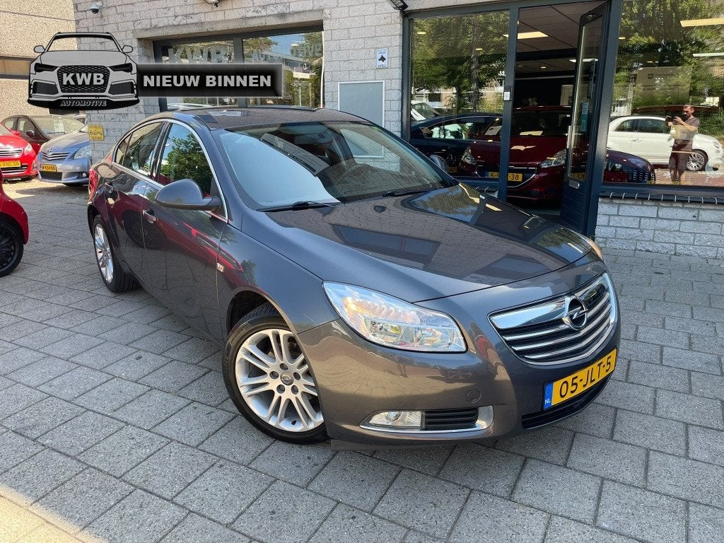 Opel Insignia 1.8 Edition Nieuwe apk Banden Remmen VV, Auto's, Opel, 13 km/l, Euro 5, Gebruikt, 4 cilinders