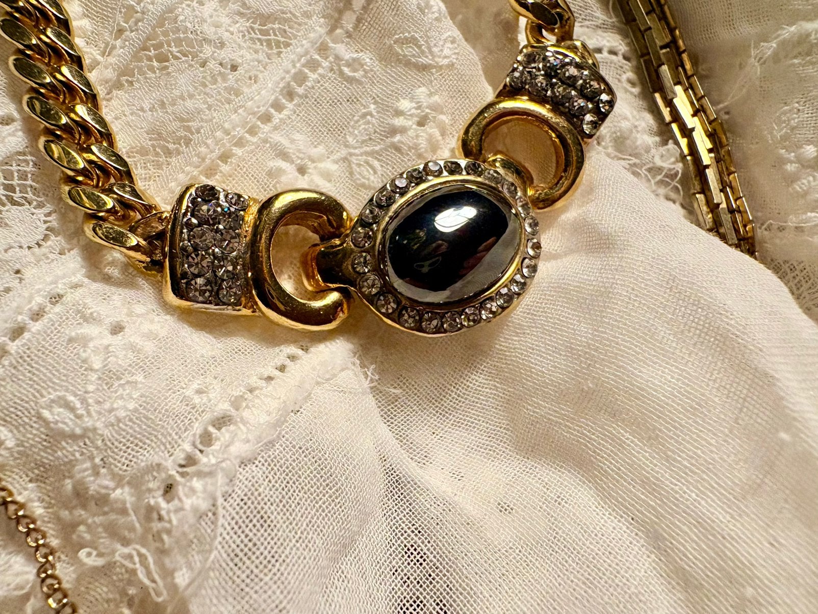 Lot Oude Sieraden Kettingen Broche Oorbellen, Verzenden