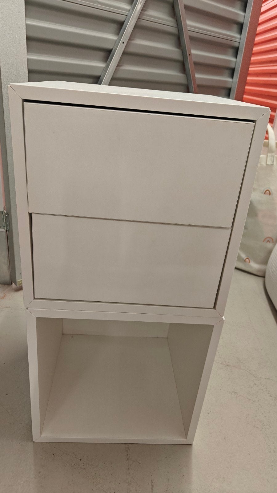 Eket nachtkastje IKEA, Ophalen