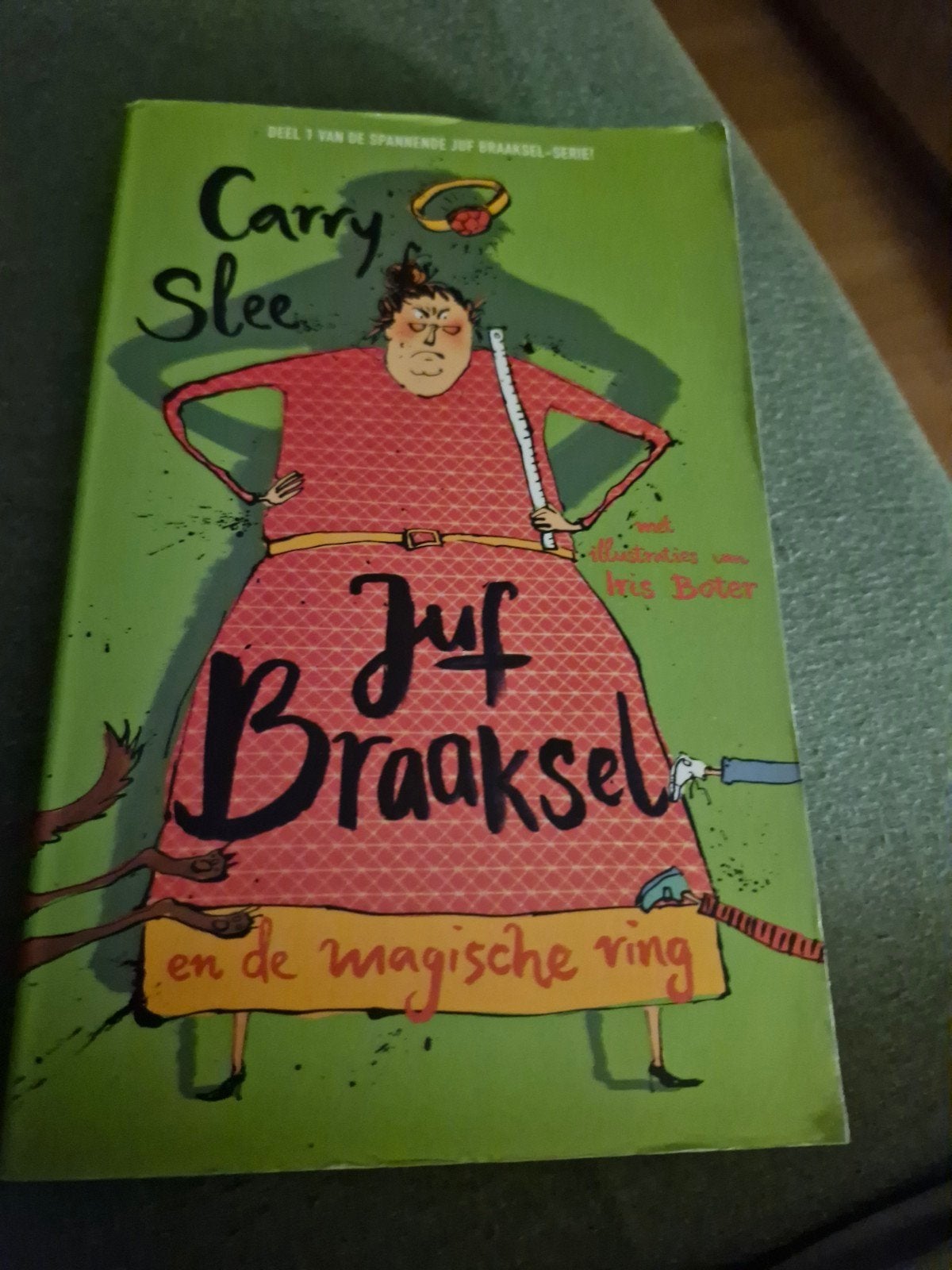 Deel 1 van Juf Braaksel, Ophalen, Zo goed als nieuw