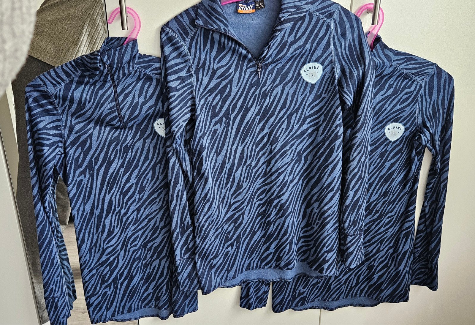 Drie Crivit Sports sportshirts met zebraprint 1 XS 2 S, Blauw, Overige typen, Maat 36 (S), Gedragen