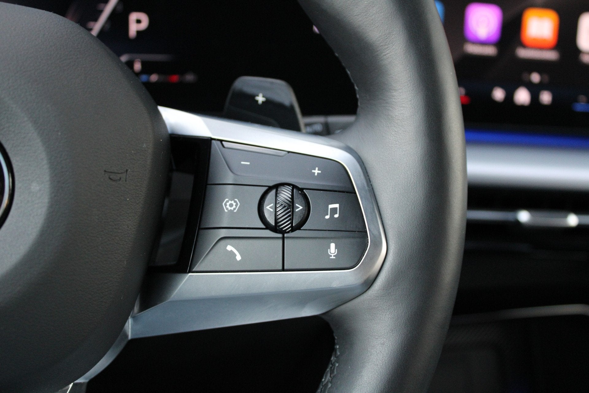 Foto 22 van BMW X1 sDrive20i | BTW | M-SPORT | KEYLESS | HUD | 360 CAM |