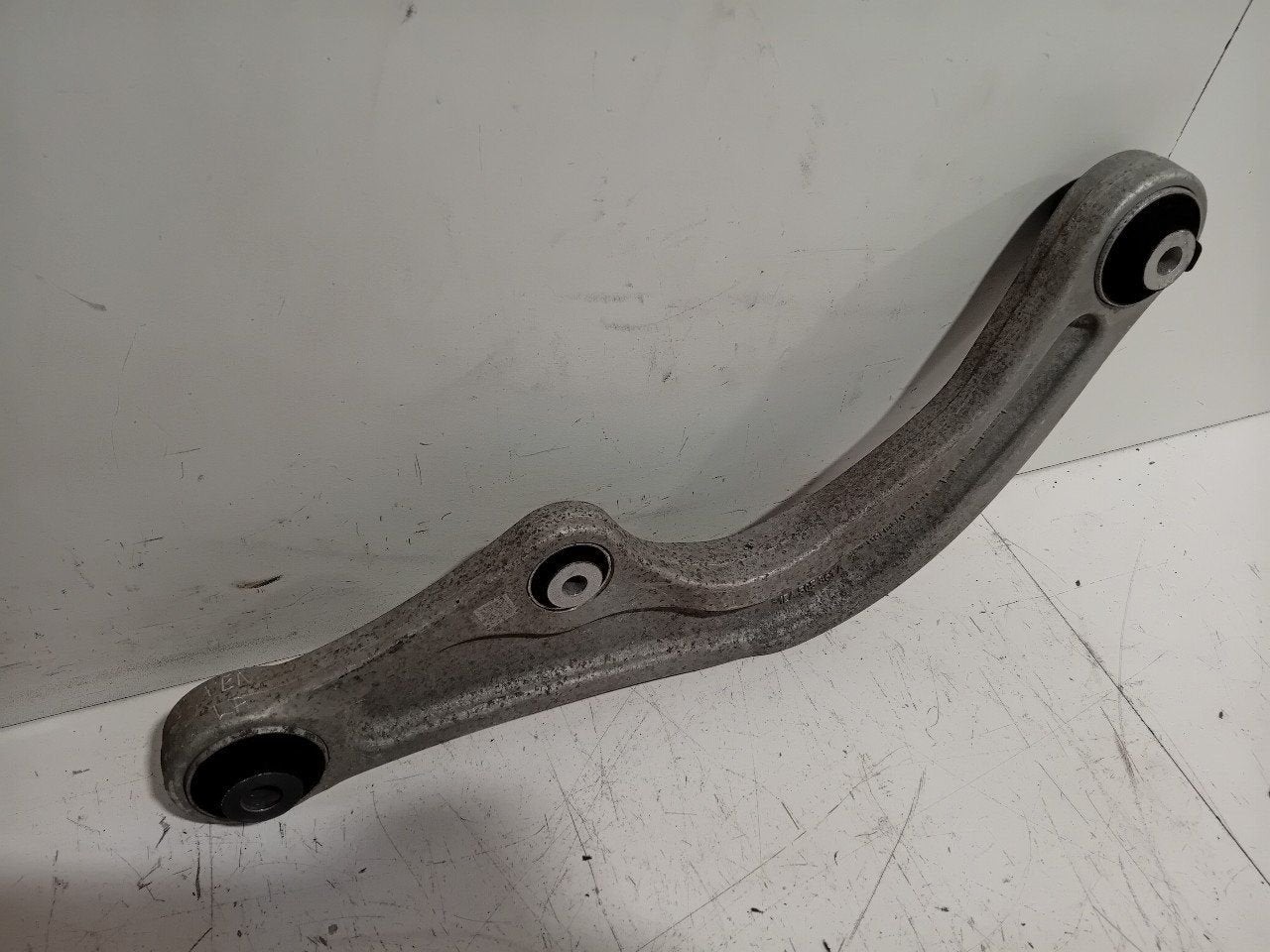 Draagarm links achter Volkswagen ID.4, Onderdelen@venauto.nl, Van der Ven Autorecycling B.V., Gebruikt, Ettenseweg 76, 4706 PB Roosendaal, The Netherlands