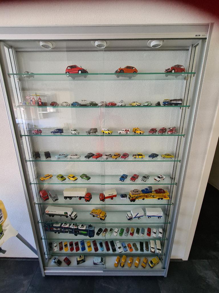 Schitterende Vitrine van Siletsy met verlichting, Huis en Inrichting, Kasten | Vitrinekasten, Ophalen, Met deur(en), 100 tot 150 cm