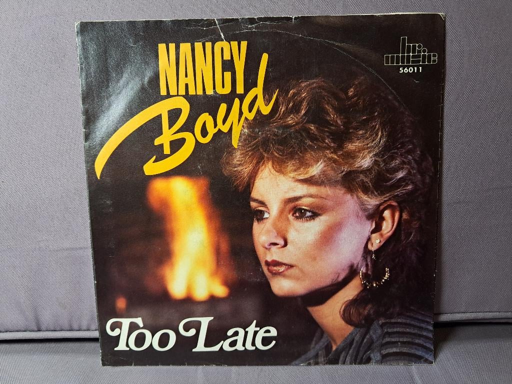 45t. 80's folk pop. nancy boyd. too late. ex, Ophalen of Verzenden, Gebruikt, Pop