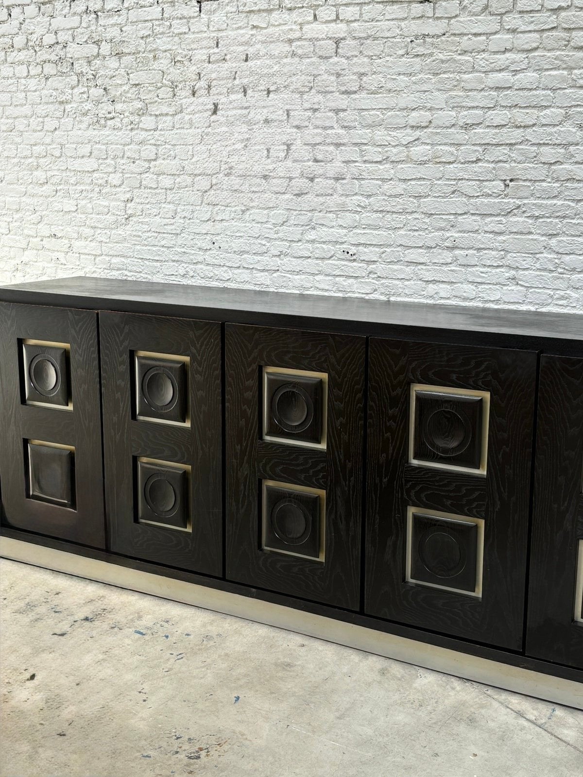 Groot vintage brutalistisch dressoir, Brutalist, 100 tot 150 cm, Eikenhout, Zo goed als nieuw